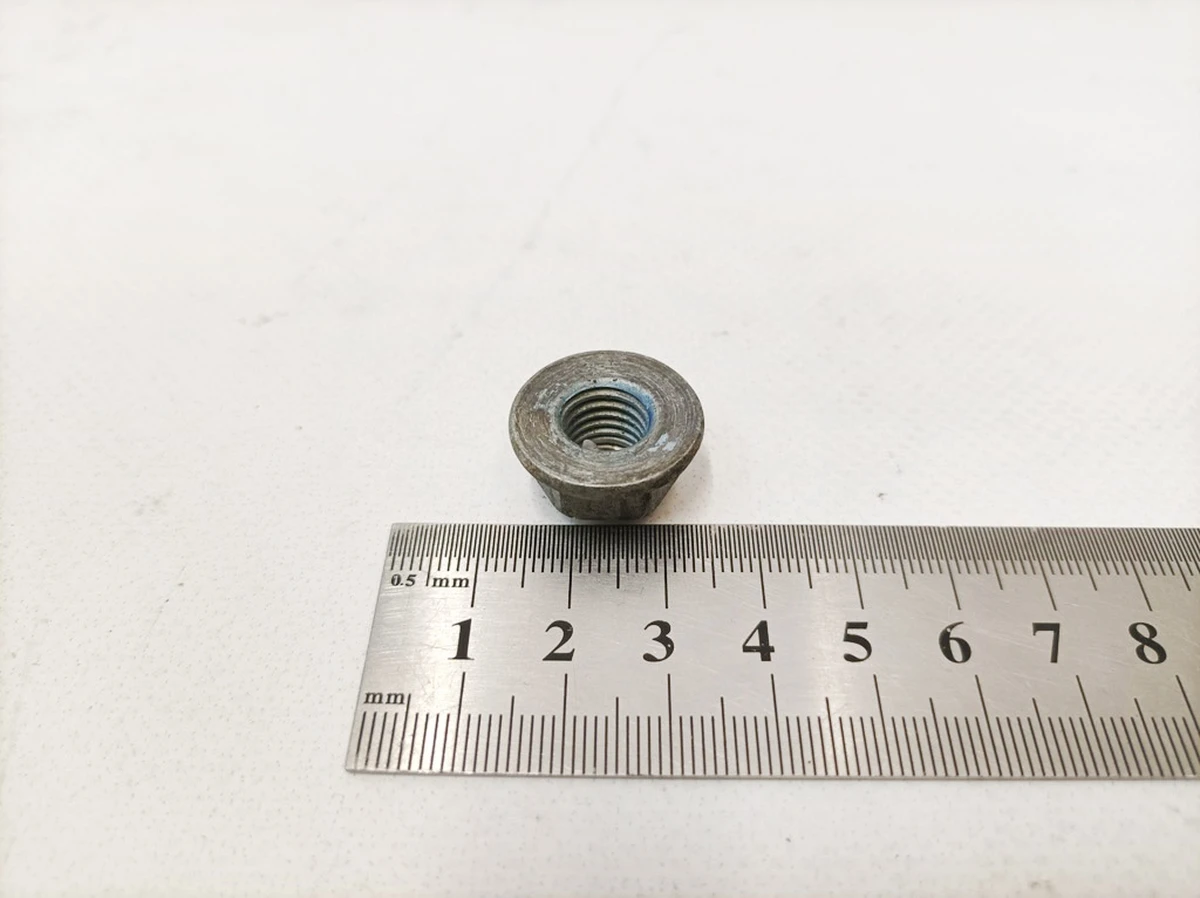 Гайка M10 Mercedes B-Class 000000-008270-64