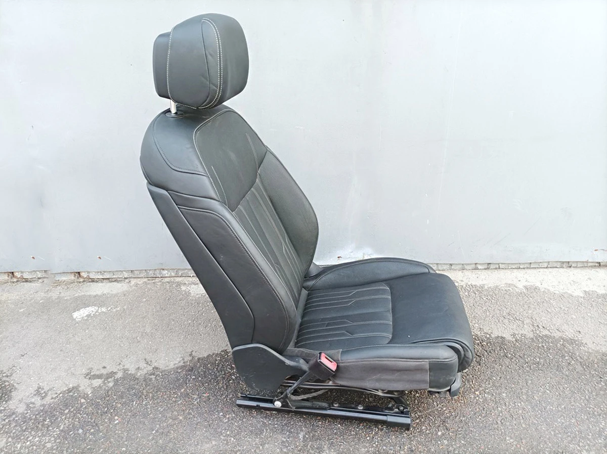 Front left seat assembly (ventilation/massager) without airbag and compressor with electrical adjustment SLI Audi E-tron 000881019BD