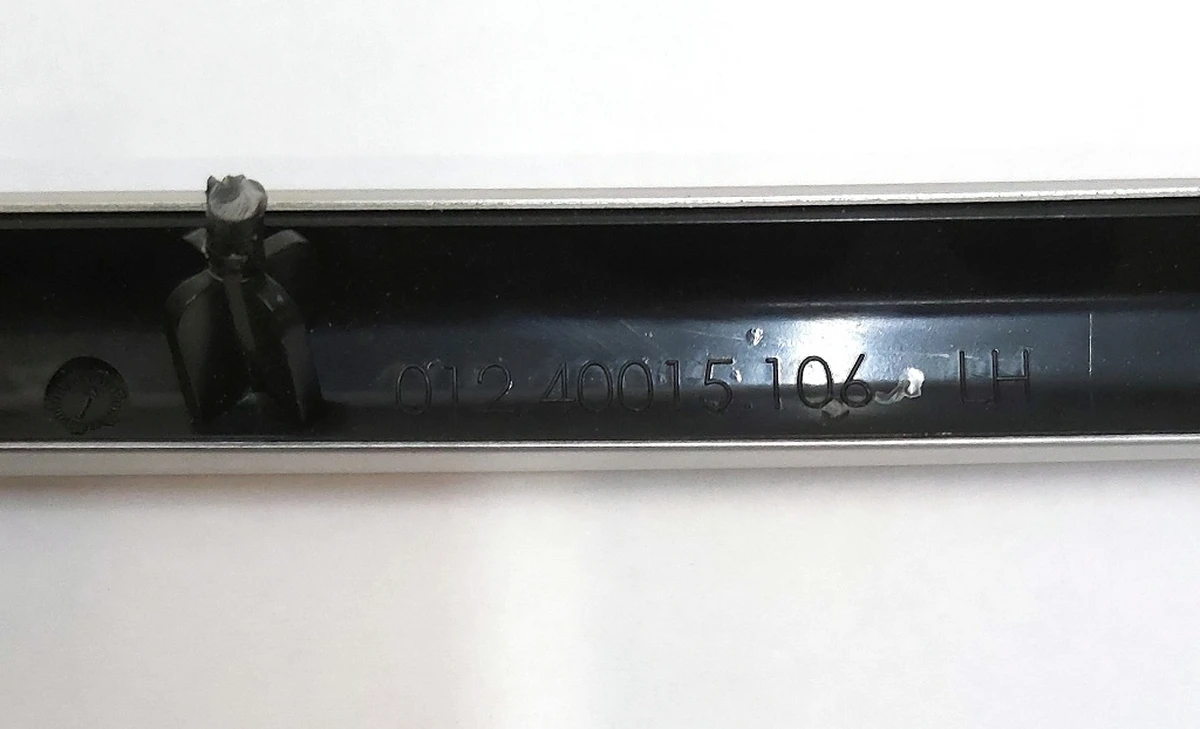 Накладка верхня CHROME облицювання стійки B нижньої лівої Tesla model S 1024631