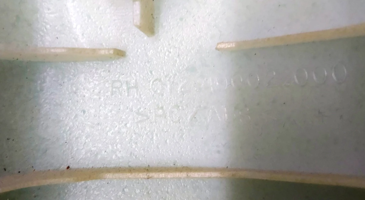 1 Каркас облицювання стійки A правої з пошкодженням Tesla model S 1002485-00-J