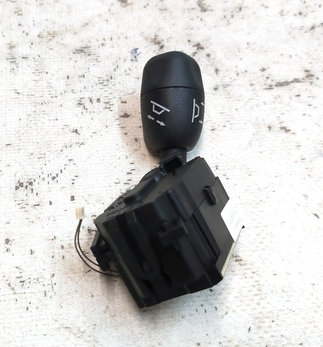 Перемикач регулятора положення рульової колонки Tesla model S 1008471-00-A