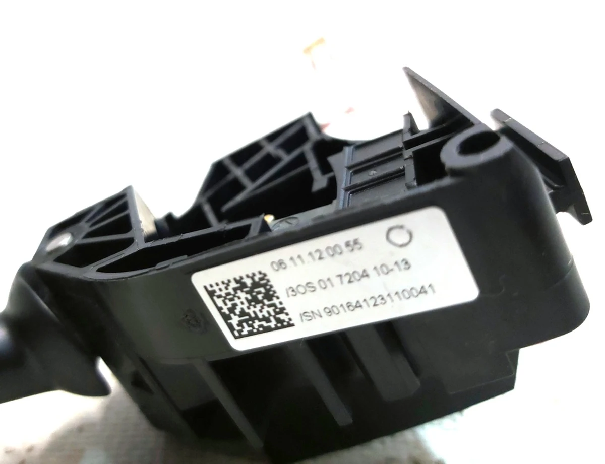 Перемикач передач в рульовій колонці Tesla model 3 1097662-00-N