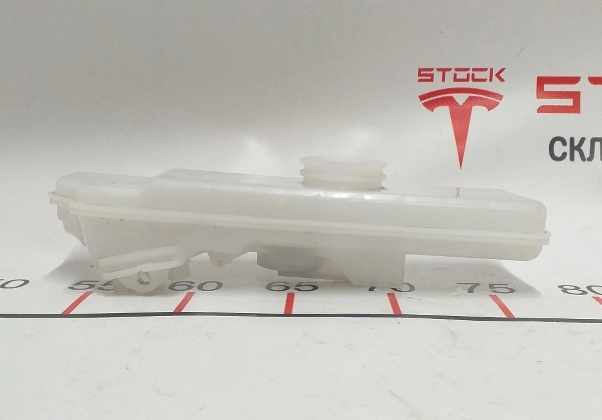 2 Розширювальний бачок гальмівної системи BOOSTER Tesla model 3 1044673-00-B