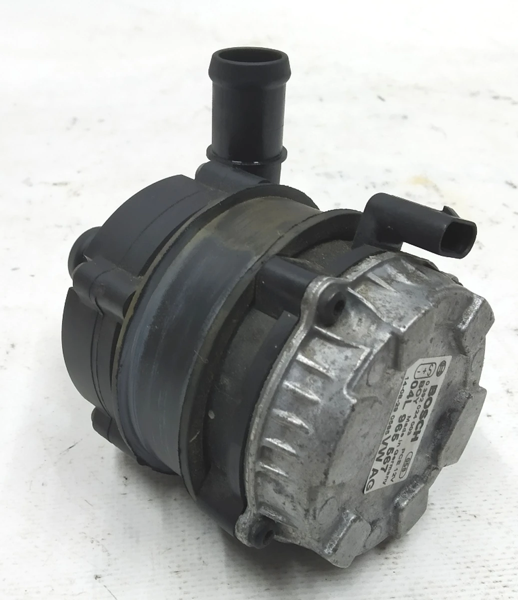 Coolant pump 04L965567 Volkswagen E-GOLF