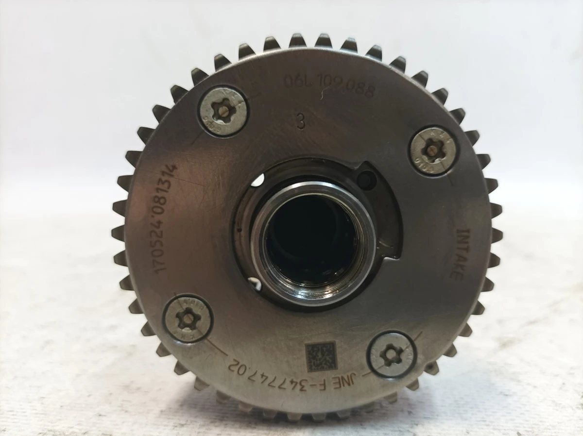 Вал распределительный впускной в сборе Audi Q7 06L101H