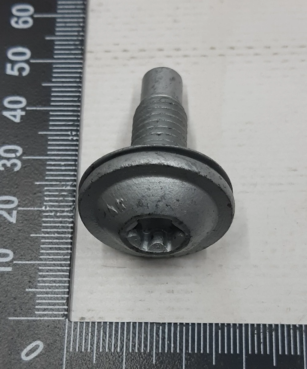 Гвинт M10X33 комбінований з плосковипуклой головкою з шипом BMW I3 07147467709