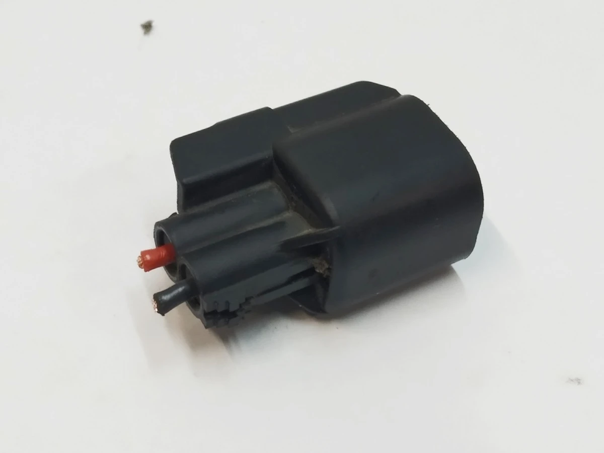 Connector (chip) horn 089-34062-0023 Tesla model 3, model Y 1507242-00-B