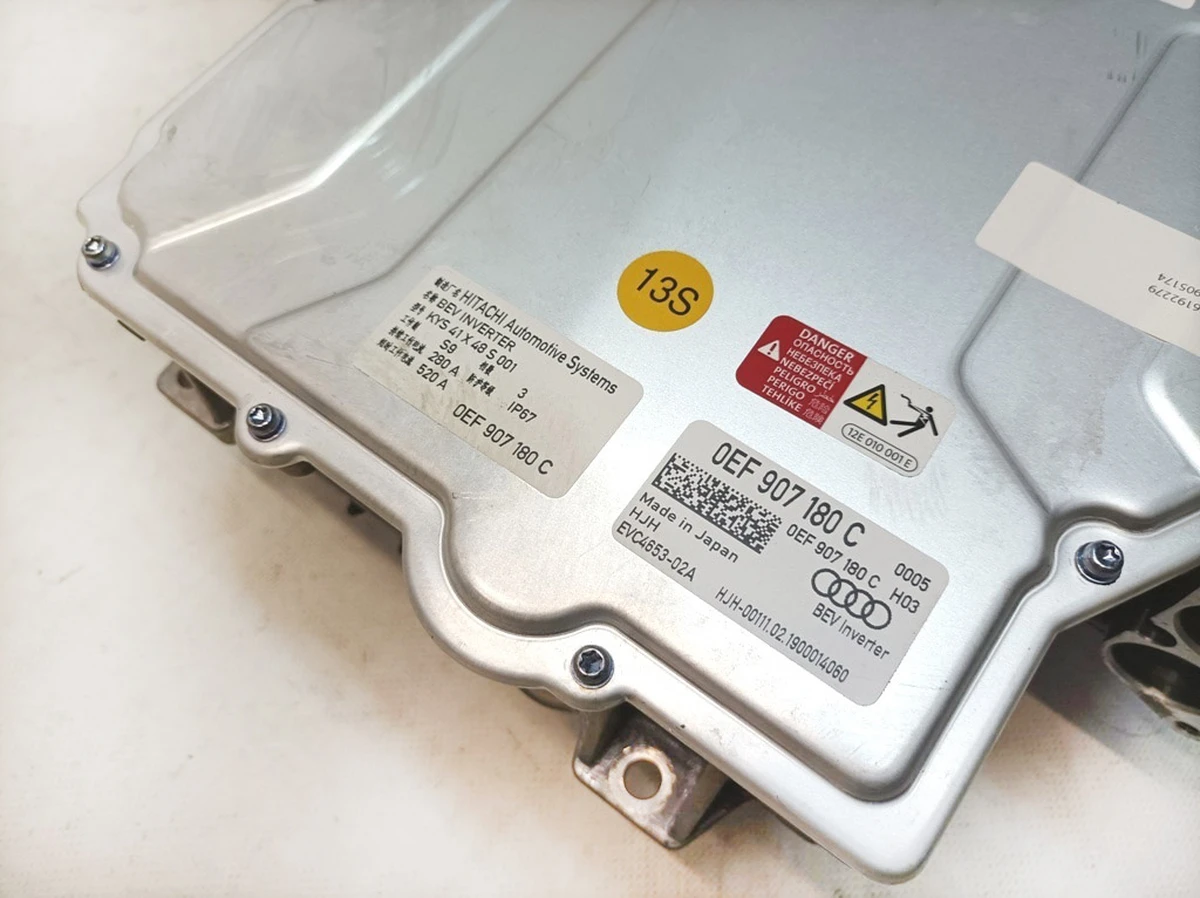 Блок силовой и управляющей электроники электропривода (инвертор) Audi E-tron 0EF907180C