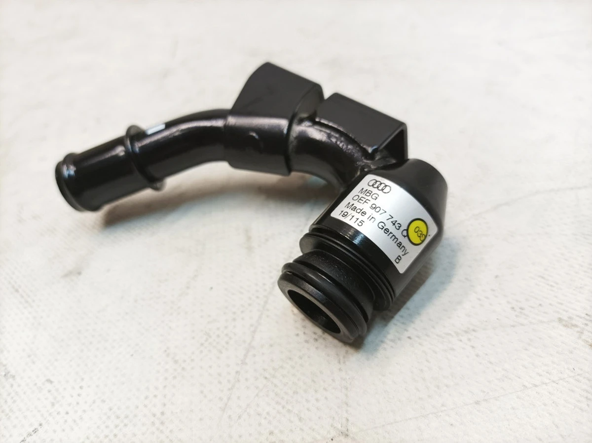 Трубопровод системы охлаждения инвертора Audi E-tron 0EF907743Q