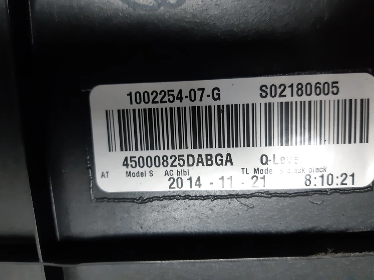 8 ASY, TOP PAD IP COMP, 12A PUR/PUR BLK Tesla model S, model S REST 1060695-11-D