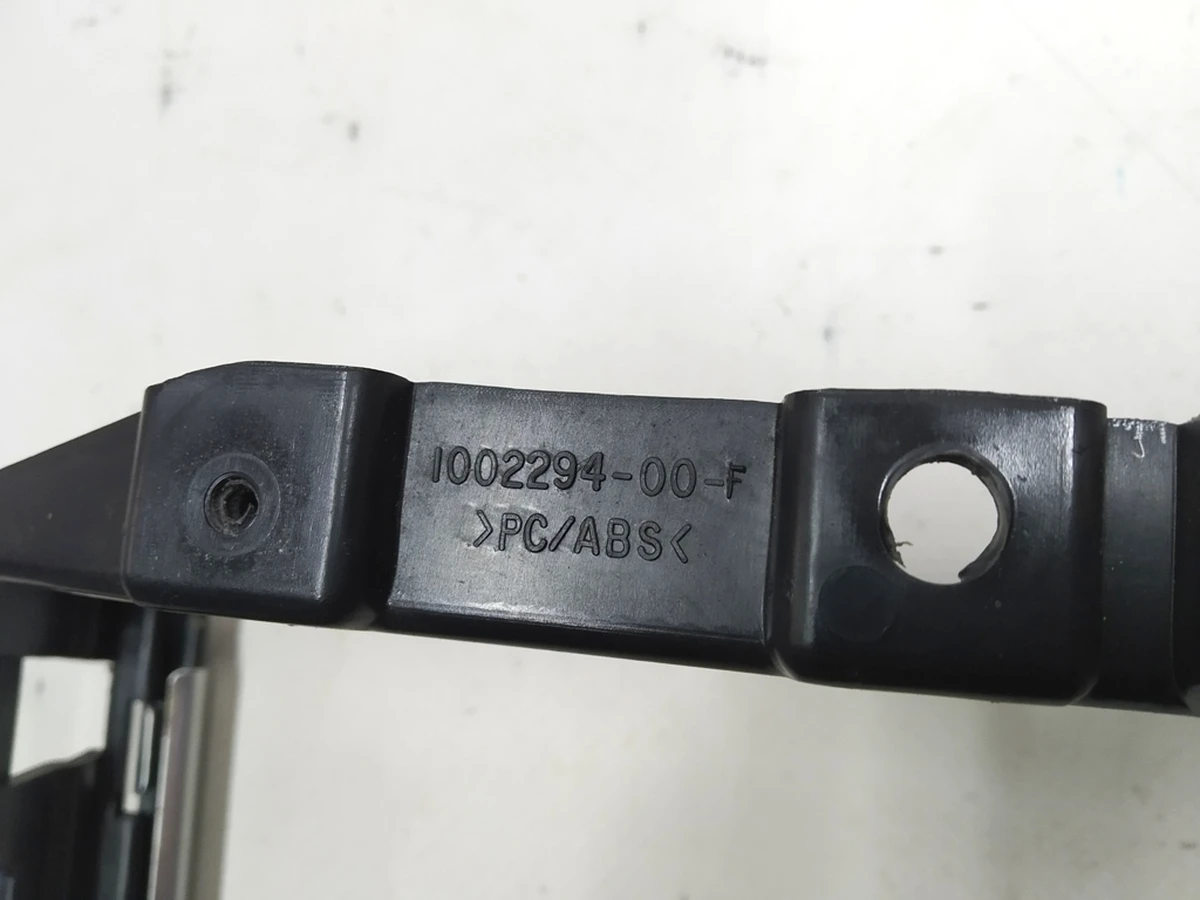 35 Frame decorative MCU (main monitor) with damage Tesla model X S REST 1002294-S0-H