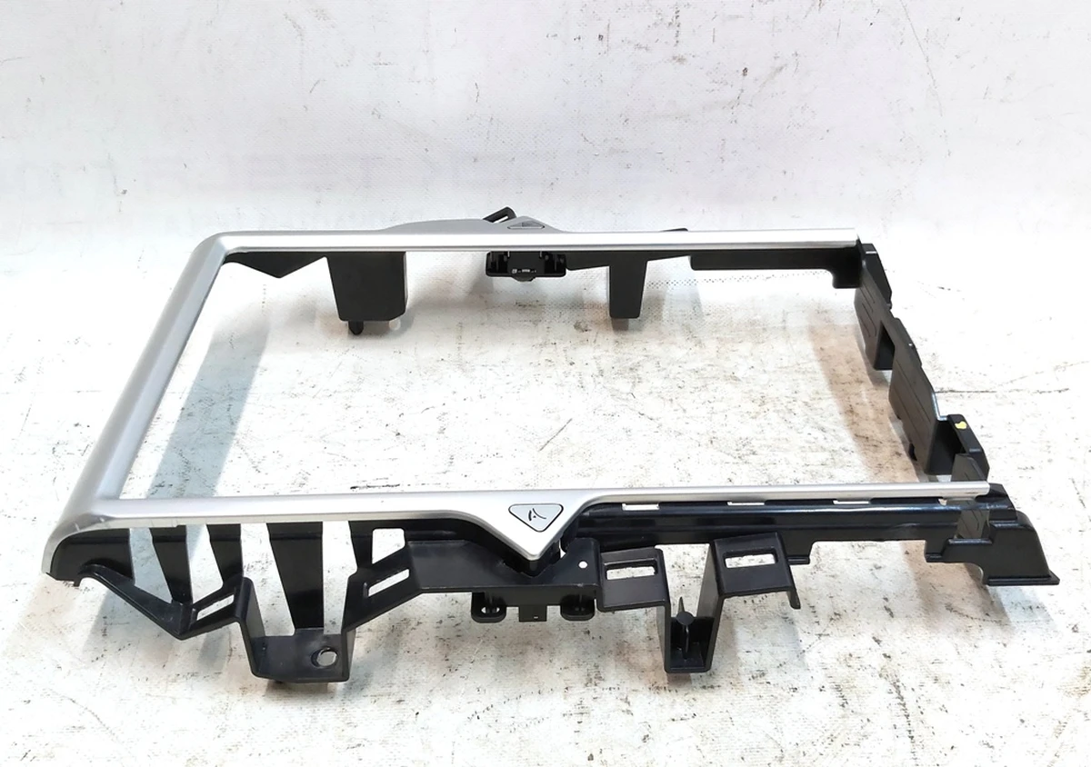 35 Рамка декоративна MCU (основного монітора) в зборі з кнопками Tesla Model S, Model S REST, Model X 1002294-S0-H