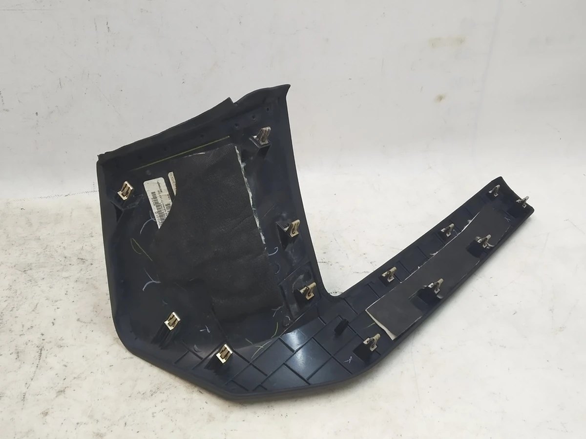 27 Накладка центральної панелі нижня права NAPPA GRAIN MAMMOTH LEATHE (LTHR BLK) з пошкодженням Tesla Model S, Model S REST, Model X 1002310-01-E