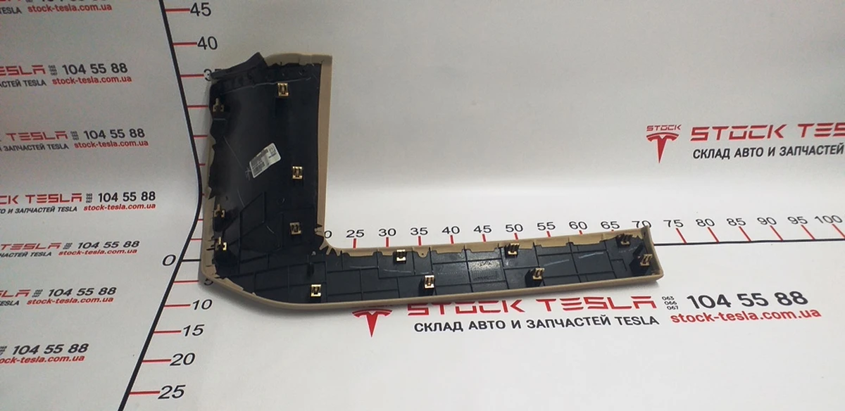27 Накладка центральної панелі нижня права Pur Mojave Tesla model X S REST 1002310-02-E