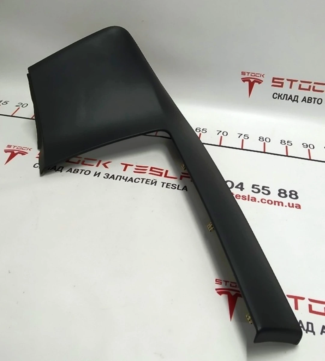 27 Накладка центральної панелі нижня права NAPPA GRAIN MAMMOTH PUR (Чорна) Tesla model X S REST 1002310-01-E