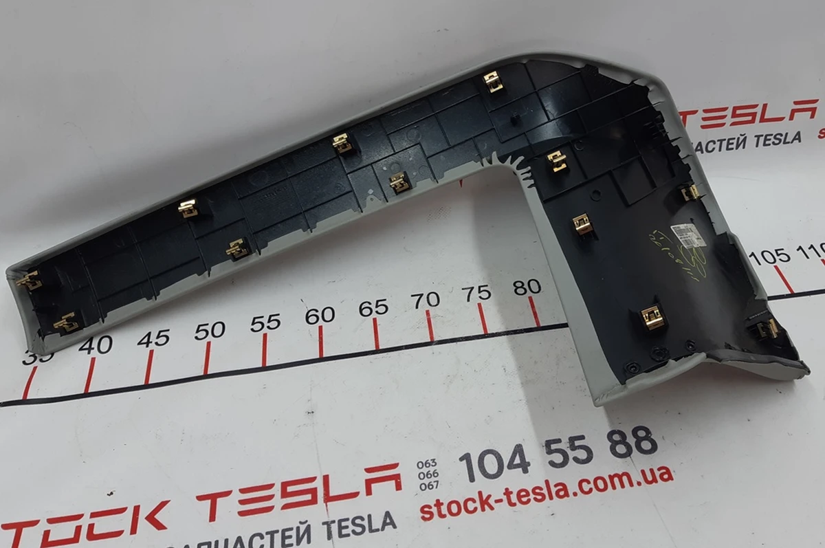 27 Накладка центральної панелі нижня права NAPPA GRAIN GRAY PVC Tesla model X S REST 1002310-09-D