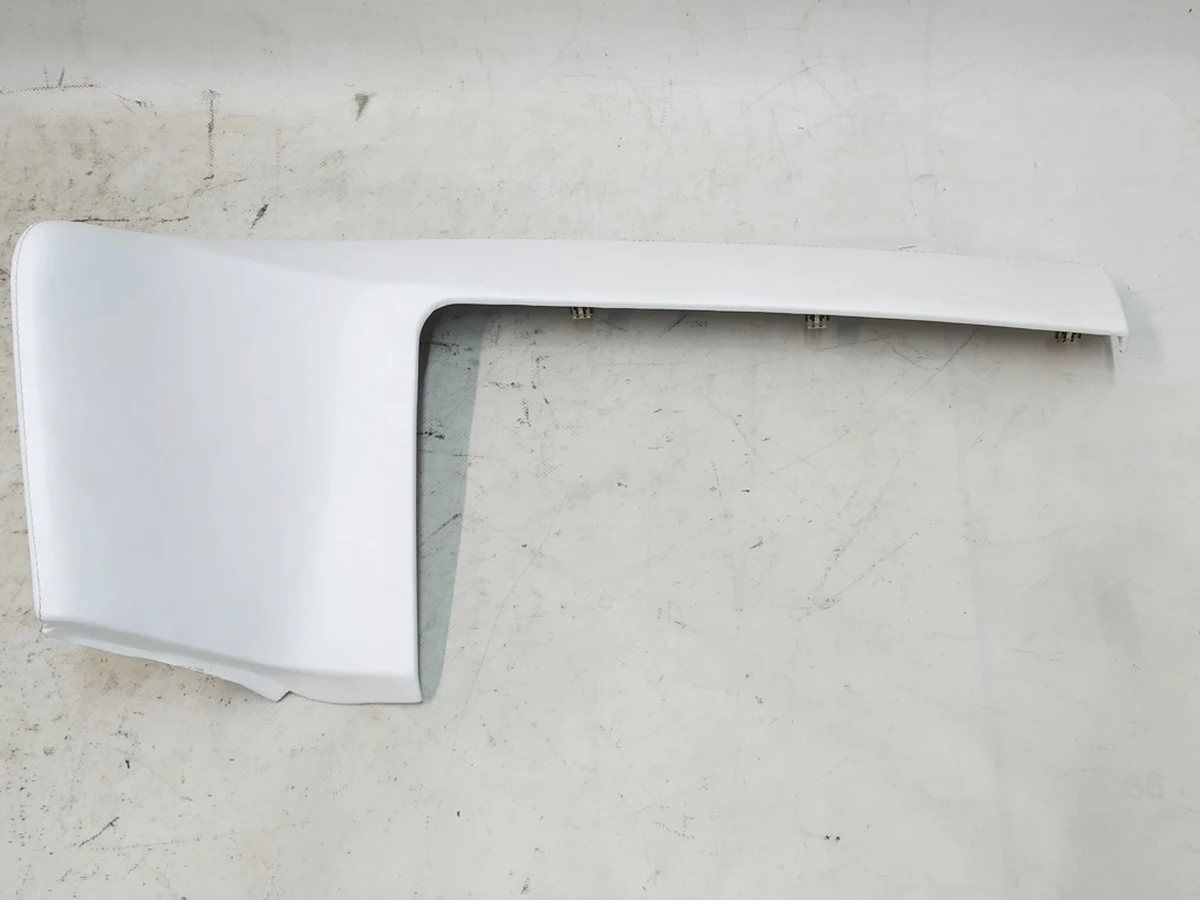 22 Накладка центральної панелі нижня права PREM PUR ULTRA WHITE Tesla Model X 1002310-17-E