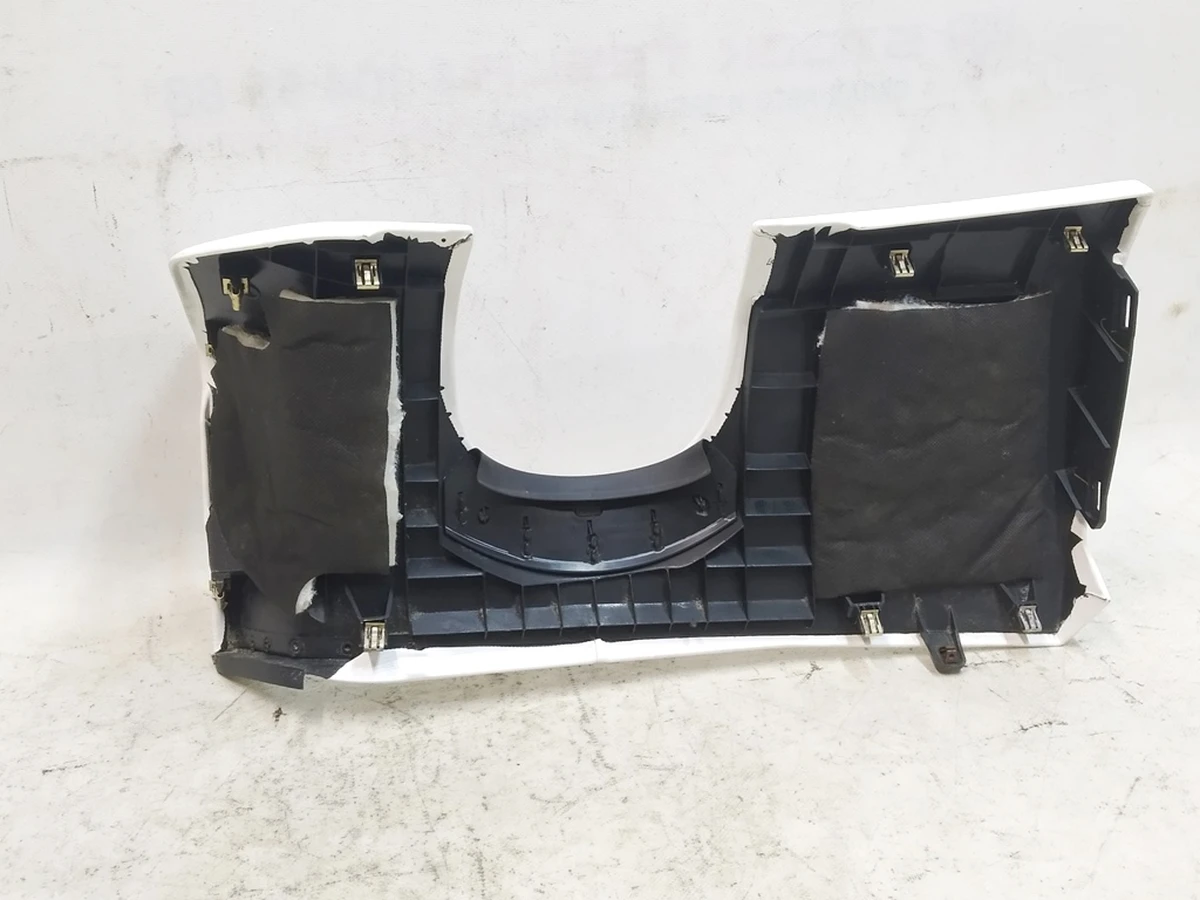 21 Накладка декоративная под руль PREM PUR ULTRA WHITE Tesla Model S REST, Model X 1002405-17-H