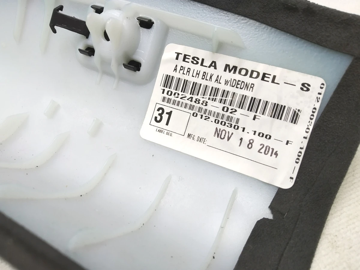 1 Облицовка стойки A левая ALCANTARA BLACK Tesla model S, model S REST 1002488-02-K