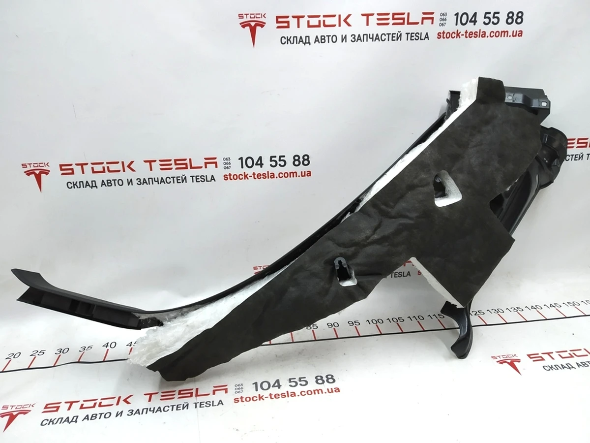 17 Облицювання стійки C нижня ліва CREAM GRAPH з пошкодженням Tesla model S, model S REST 1051769-S2-F