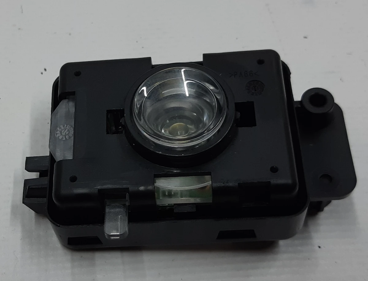 5 Фонарь подсветки салона передний левый Tesla model S, model S REST 1002543-00-C