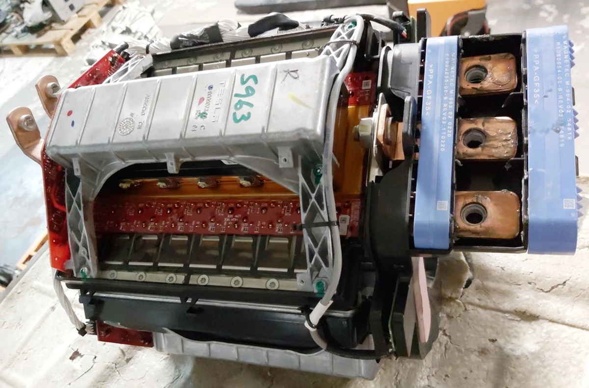 Інвертор двигуна (SPORT) Tesla model S, model S REST 1025598-00-T