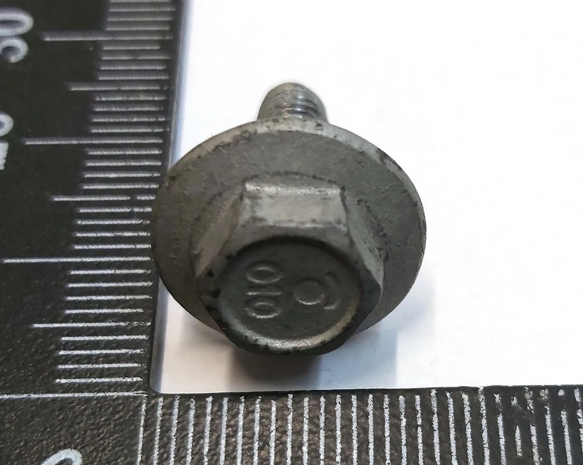 7 Болт M6-1.0x16mm,FHCS,DIN7500,TYPE D Tesla Model 3 1110777-00, 1592031-00-F