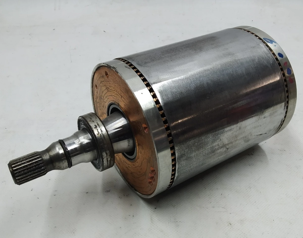 1 Ротор (якір) мотора BASE з пошкодженням Tesla model S 1002900-00-E