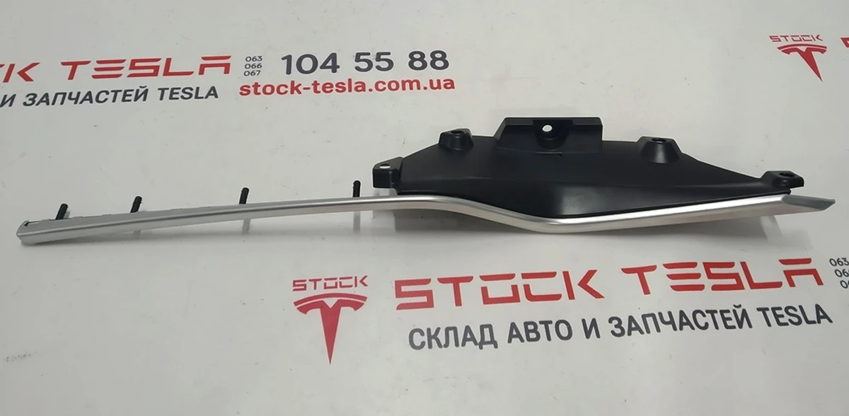 3 Молдинг алюминиевый карты двери задней левой Tesla model S, model S REST 1051389-00-A