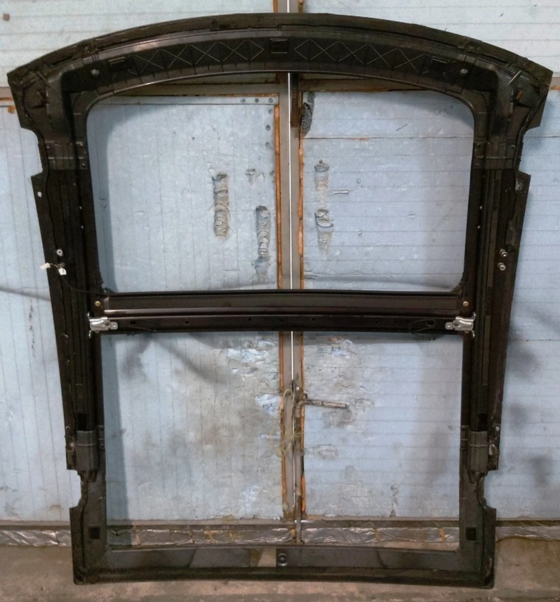 1 Каркас панорамного даху із пошкодженням Tesla model S, model S REST 1003043-S0-A