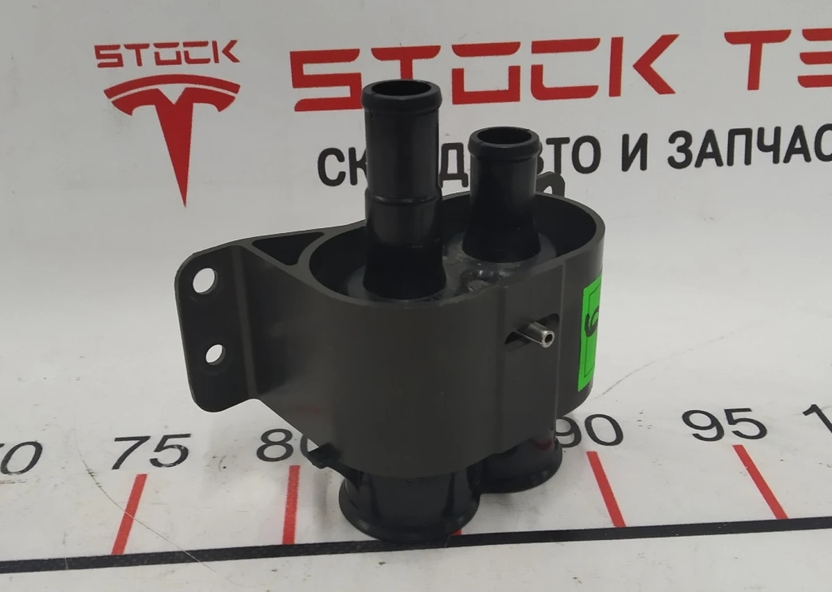 20 Перехідник охолоджувача батареї бінокль в зборі Tesla model S REST, model X 1003117-00-H