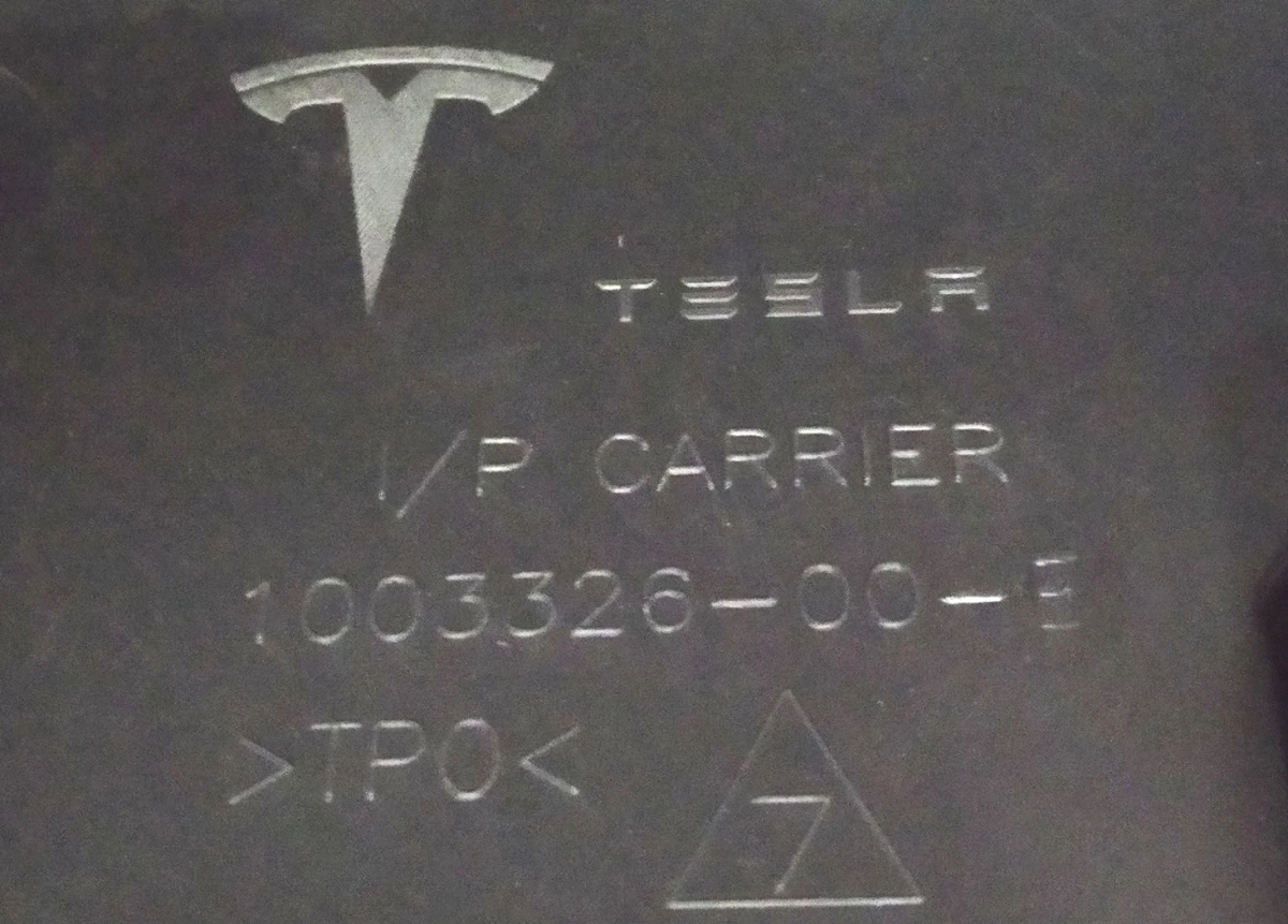 11 Plastic instrument panel frame Tesla model S 1011184-00-I