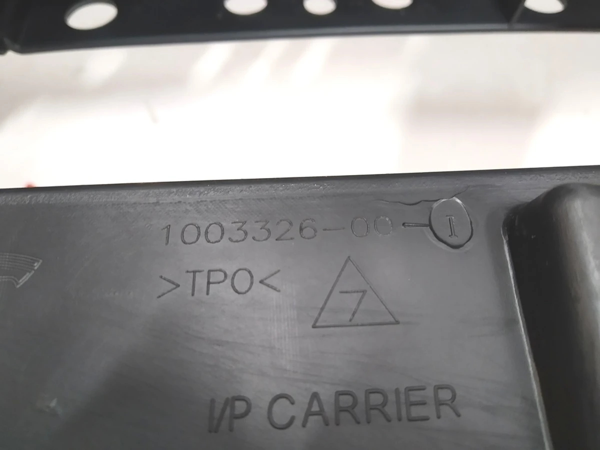 11 Пластиковий каркас інструментальної панелі Tesla model S 1011184-00-I