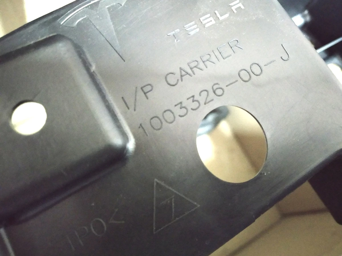 11 Пластиковий каркас інструментальної панелі Tesla model S 1011184-00-I