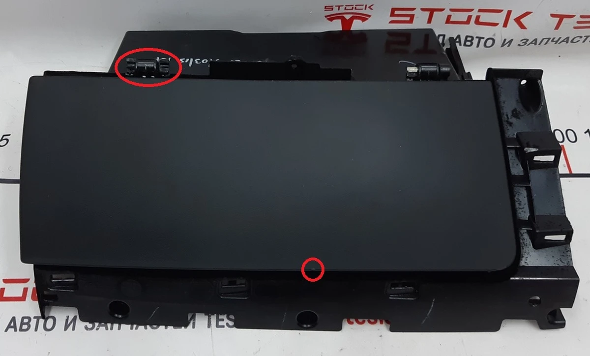 24 Бардачок ( ящик рукавички ) PVC BLK з пошкодженням Tesla model S 1003327-08-L