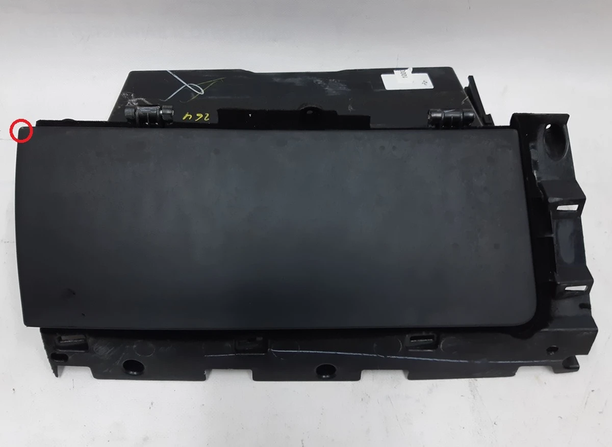 24 Бардачок (перчаточный ящик) PVC BLK с повреждением Tesla model S REST 1003327-14-N