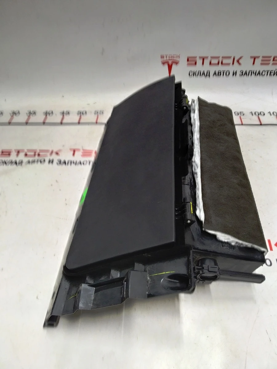 31 ASY GLOVE BOX COMP 13A PUR BLACK Tesla model S REST, model X 1003327-21-P