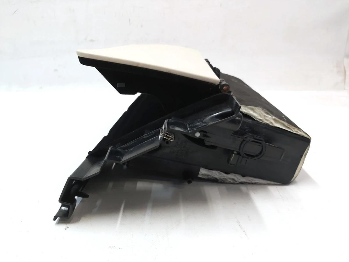 31 Бардачок (перчаточный ящик) 13A PUR CREAM без привода с повреждением Tesla model S REST, model X 1003327-22-P