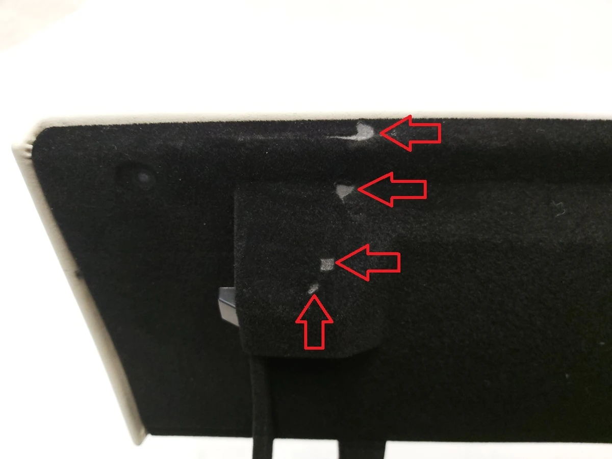 31 Бардачок (перчаточный ящик) 13A PUR CREAM без привода с повреждением Tesla model S REST, model X 1003327-22-P