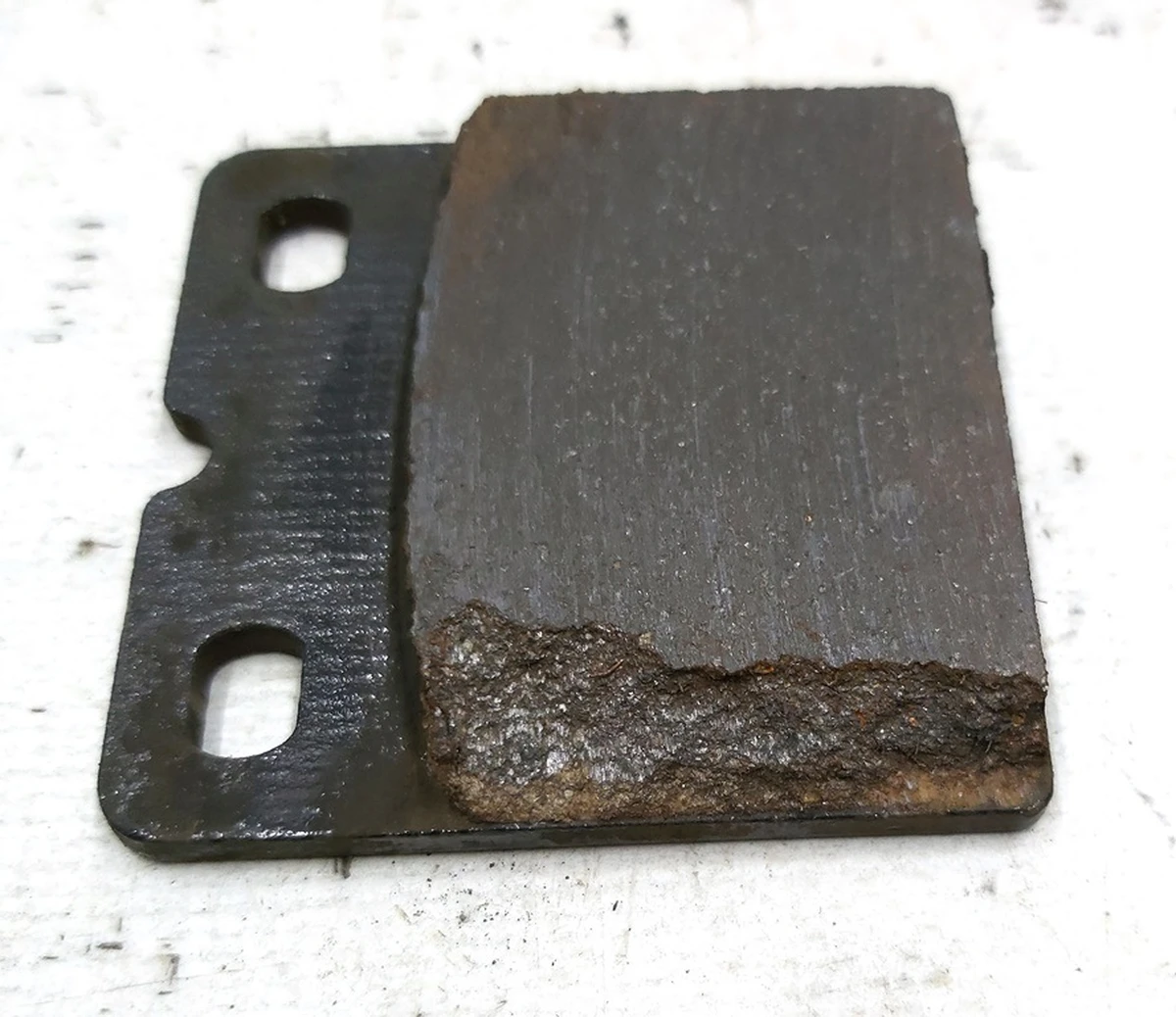 Колодка гальма стоянки Brembo з пошкодженням Tesla model S, model S REST, model X 1003460-00-D