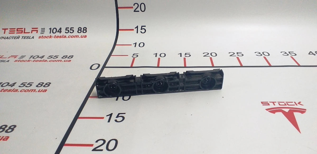 8 Door sill guide left/right rear Tesla model S, model S REST 1003691-00-B