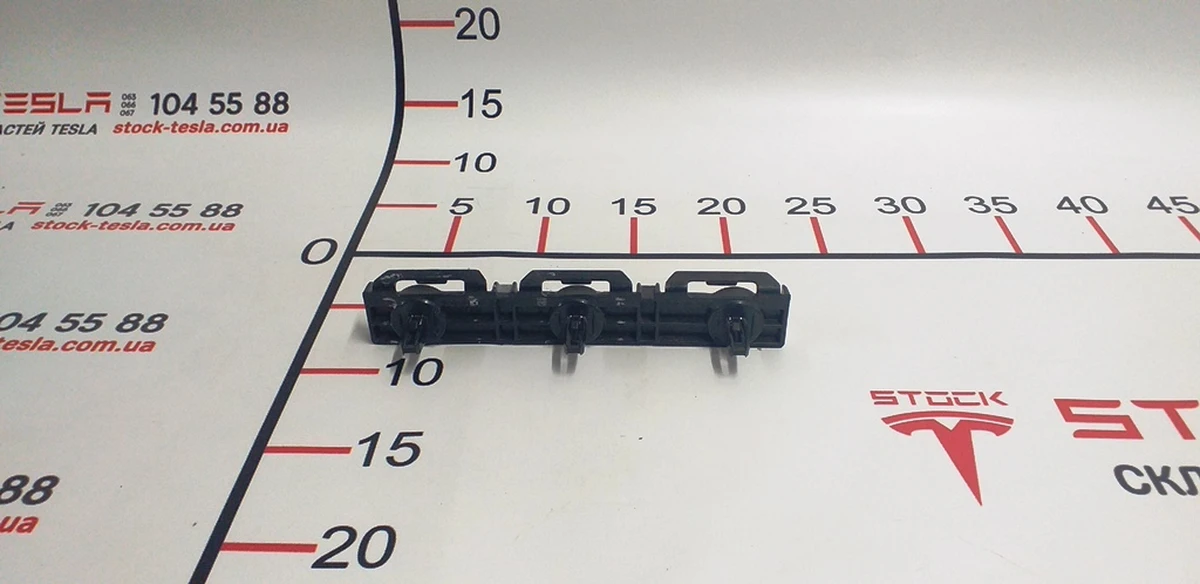 8 Door sill guide left/right rear Tesla model S, model S REST 1003691-00-B