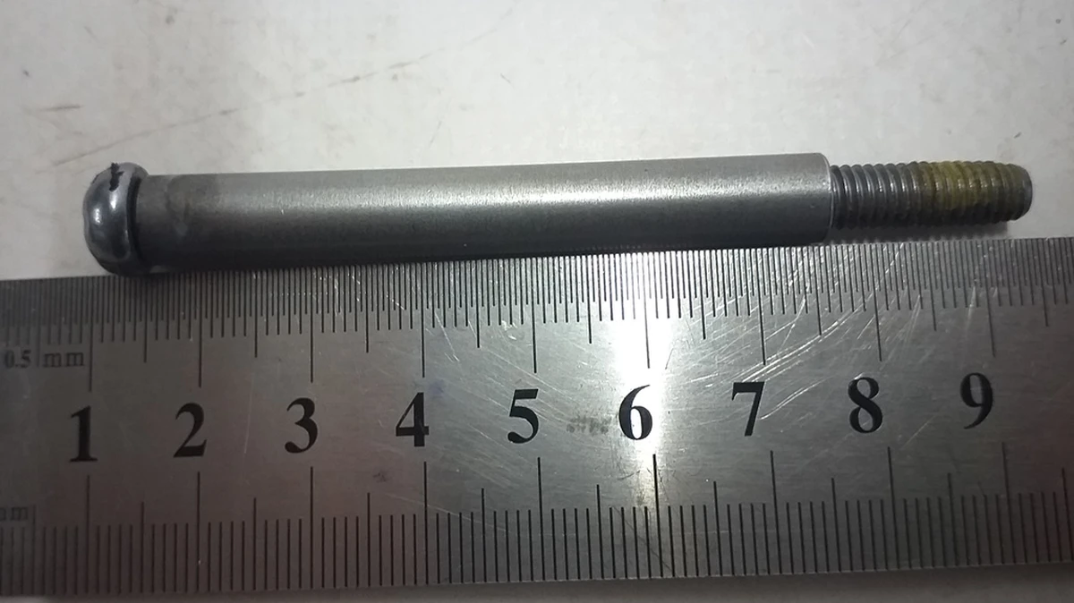 5 Болт кріплення спойлера з гільзою SCR M6-1X75.6-LOBE PH STL ZN-NI PATCH