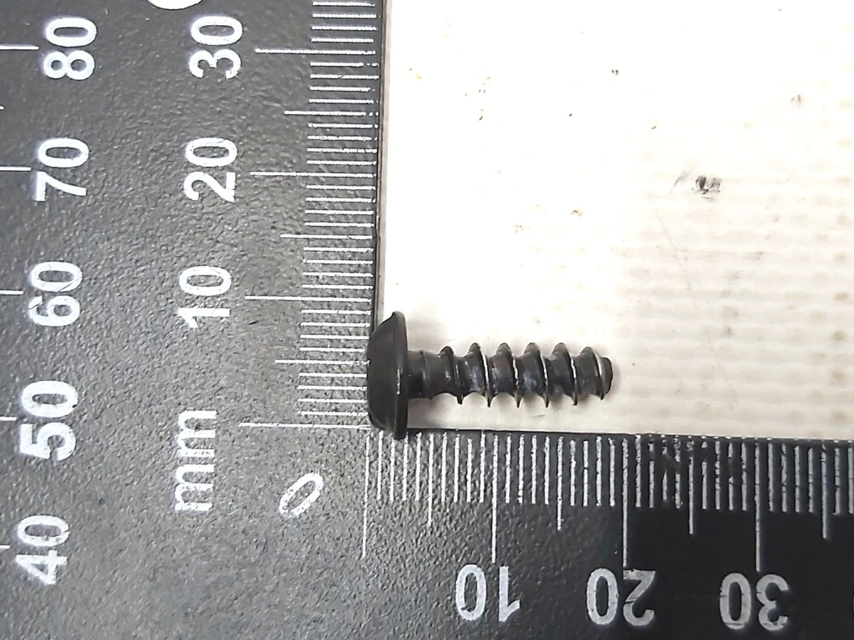 6 Винт крепления датчика уровня пневмоподвески переднего Tesla model X S REST 1004378-00-B