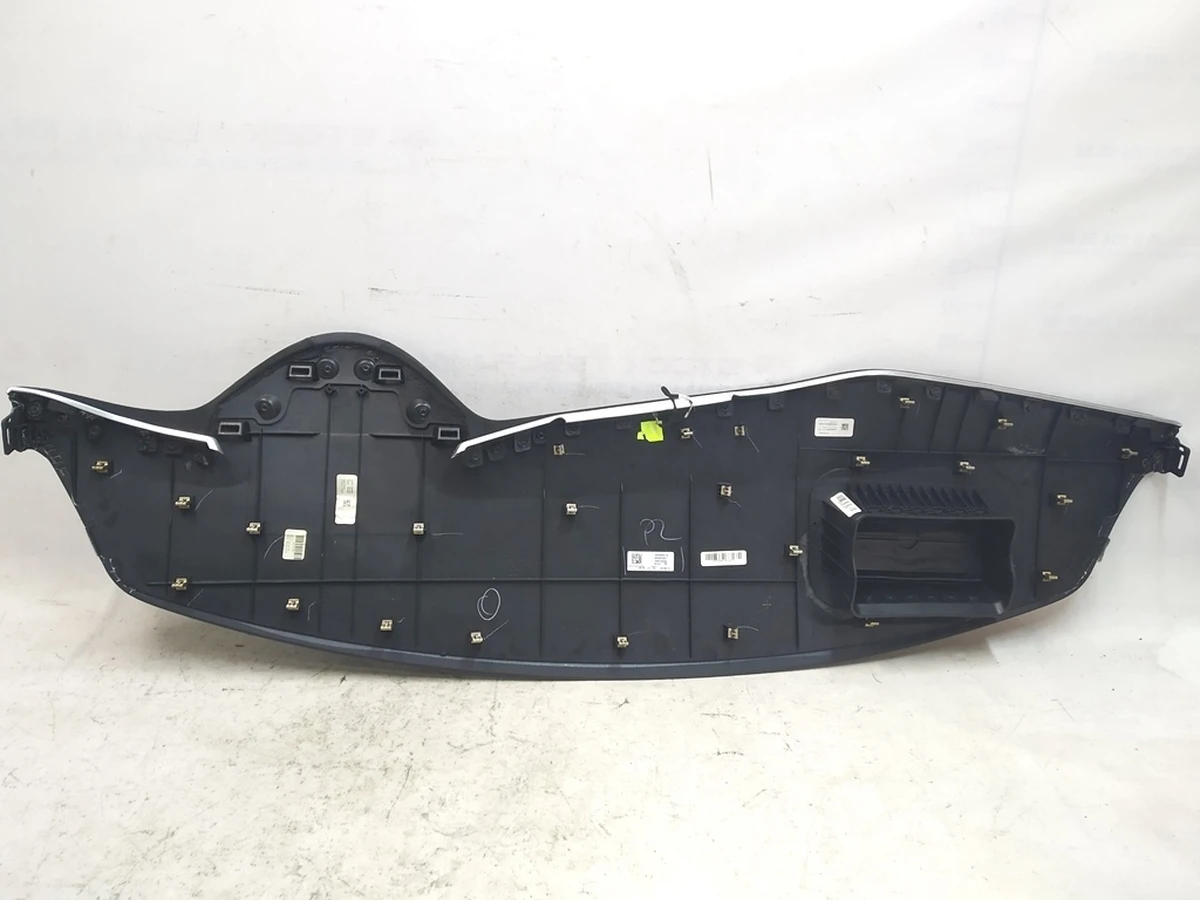 8 Панель торпеды (черная искуственная кожа) ALCANTRA LEA Tesla Model S, Model S REST, Model X 1054145