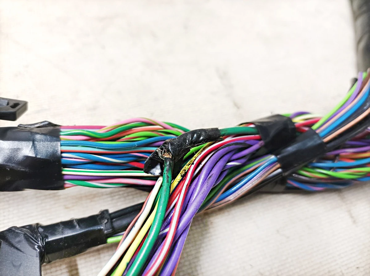 1 RWD left sill wiring harness damaged Tesla model S 1004416-00-G