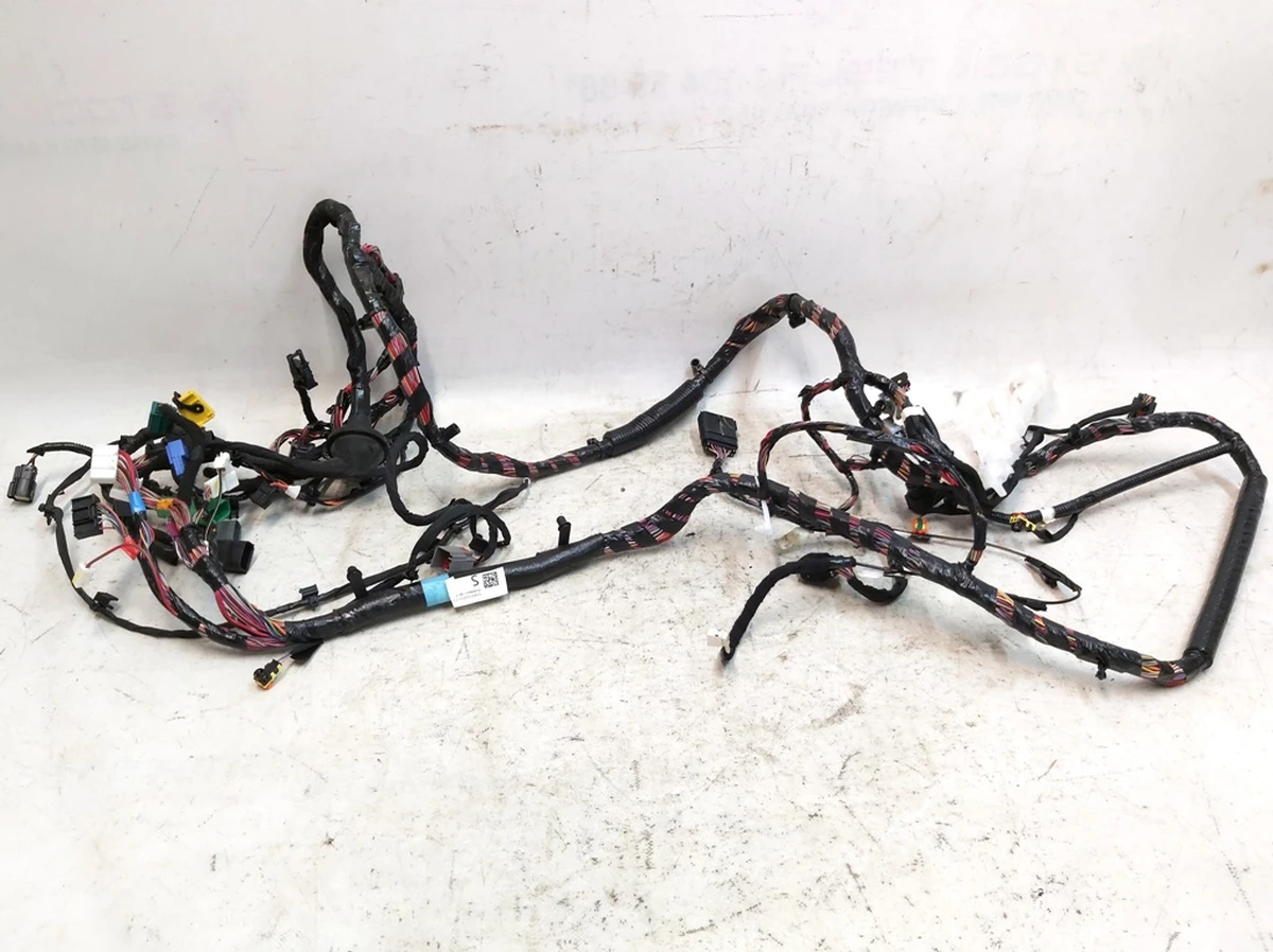 1 Электропроводка правого порога AWD Tesla model S REST 1004417-00-T