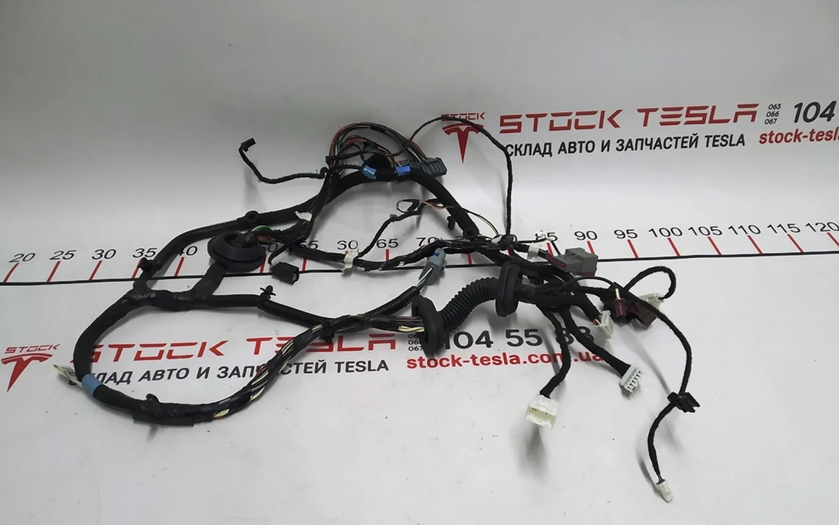 1 Электропроводка двери передней левой Tesla model S 1004419-00-M