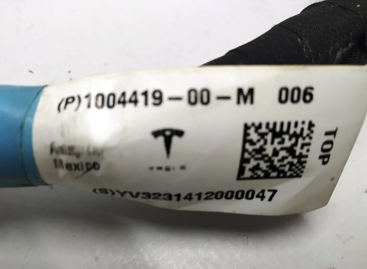 1 Электропроводка двери передней левой Tesla model S 1004419-00-M
