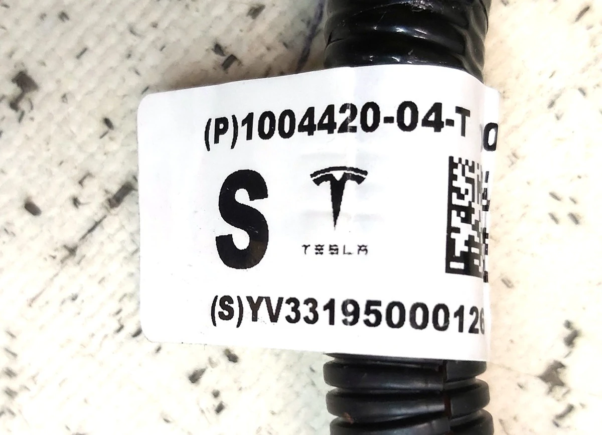 1 Электропроводка бампера переднего (6 парктроников) Tesla model S, model S REST 1004420-04-R